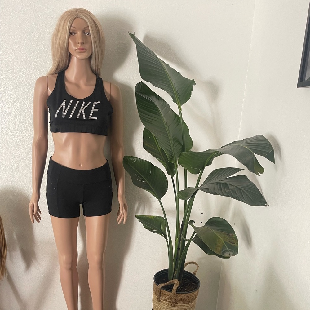 Lululemon Sea Wheeze Run:Shorty black -Size (6)